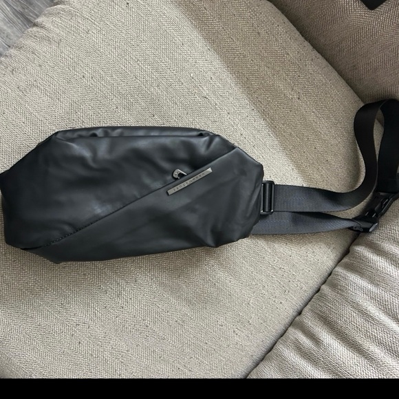 NIID-RO Sling Bag: Multipurpose Chest Bag for Men & Women Crossbody